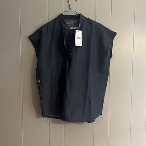 Figs small Rafaela 3 pocket top